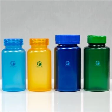 স্বচ্ছ রঙিন বোতল